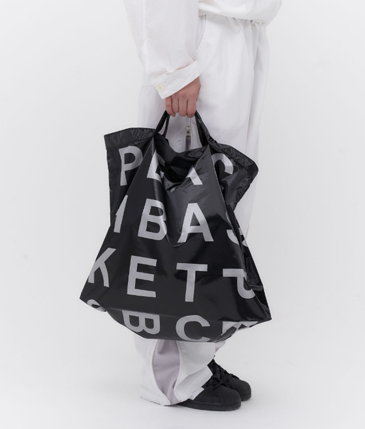 (黑色) - peachbasket. market 經典字母袋